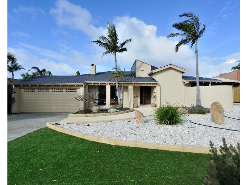 16 Calley Drive, Leeming WA 6149