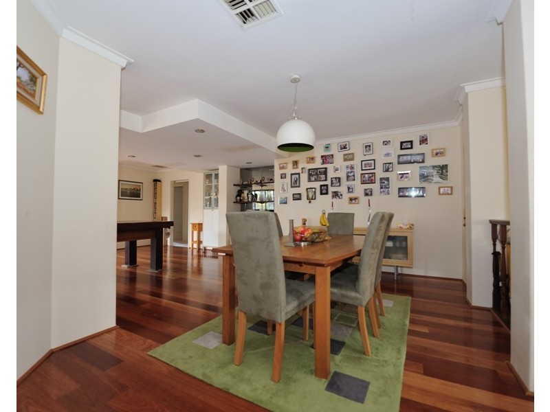 16 Calley Drive, Leeming WA 6149