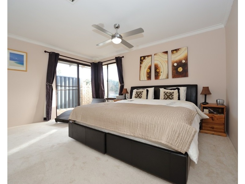 16 Calley Drive, Leeming WA 6149