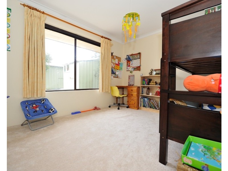 16 Calley Drive, Leeming WA 6149