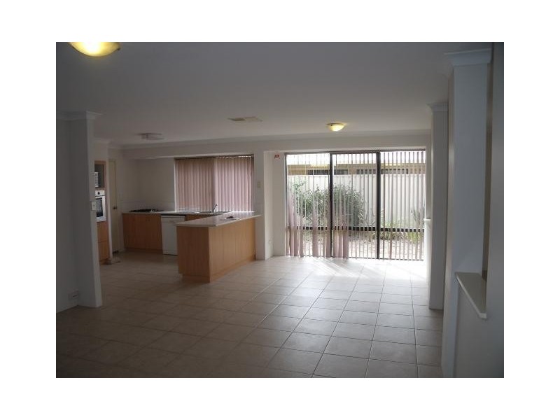 4 Colgrave Mews, South Lake WA 6164