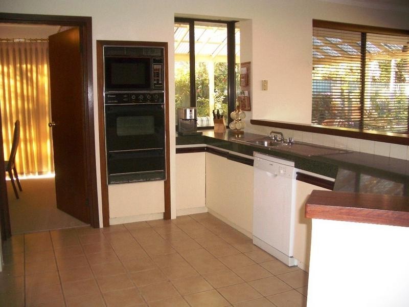 4 Poole Place, Bateman WA 6150