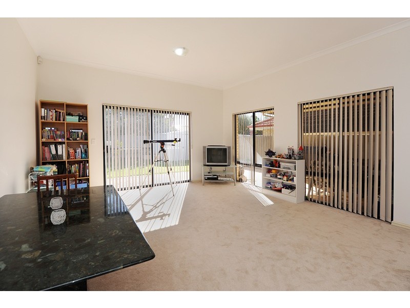 10 Francisco Crescent, Bull Creek WA 6149