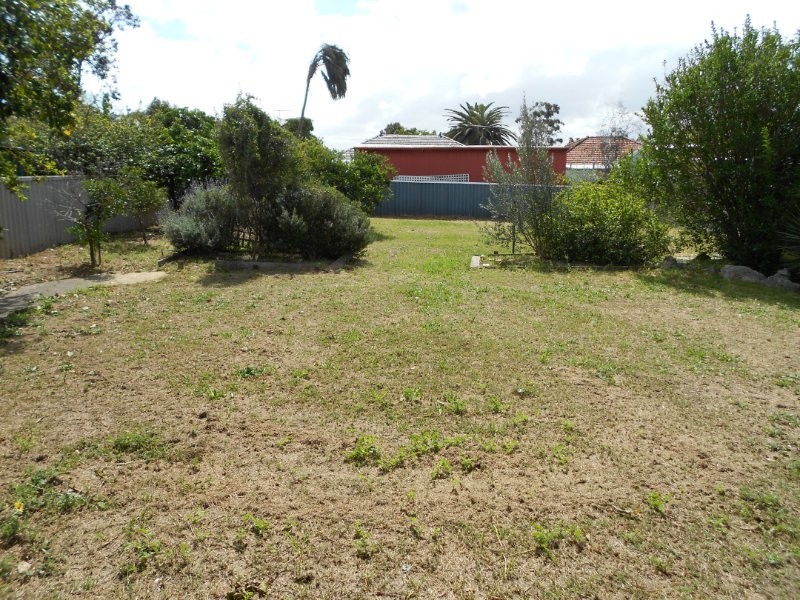 16 Denien Street, Willagee WA 6156