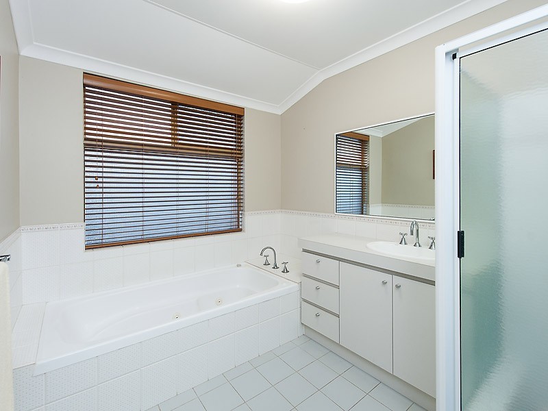 36 Brockman Avenue, Bull Creek WA 6149