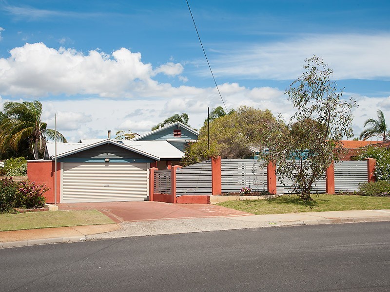 14 Ewing Avenue, Bull Creek WA 6149