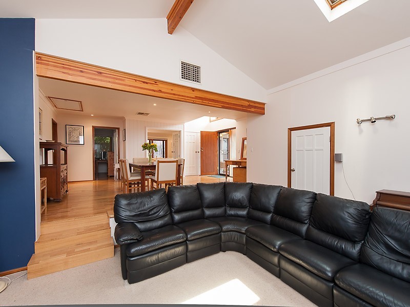 14 Ewing Avenue, Bull Creek WA 6149