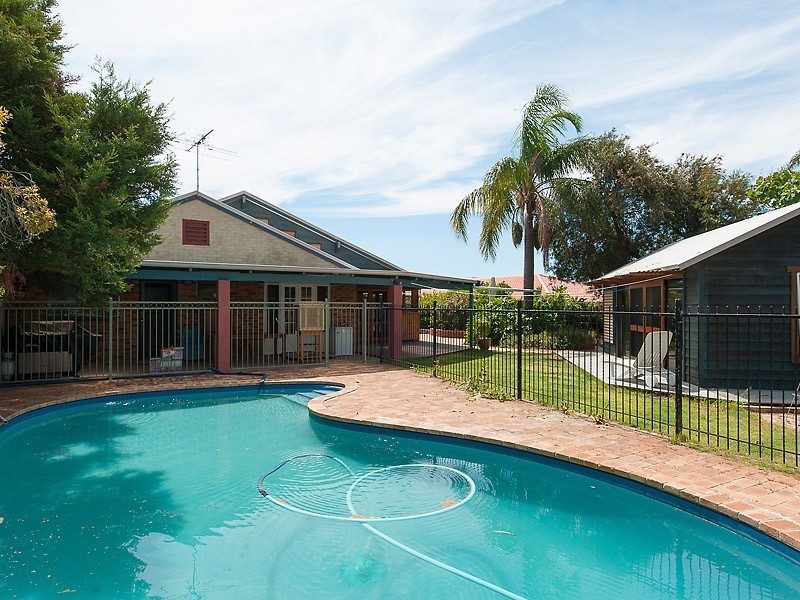 14 Ewing Avenue, Bull Creek WA 6149