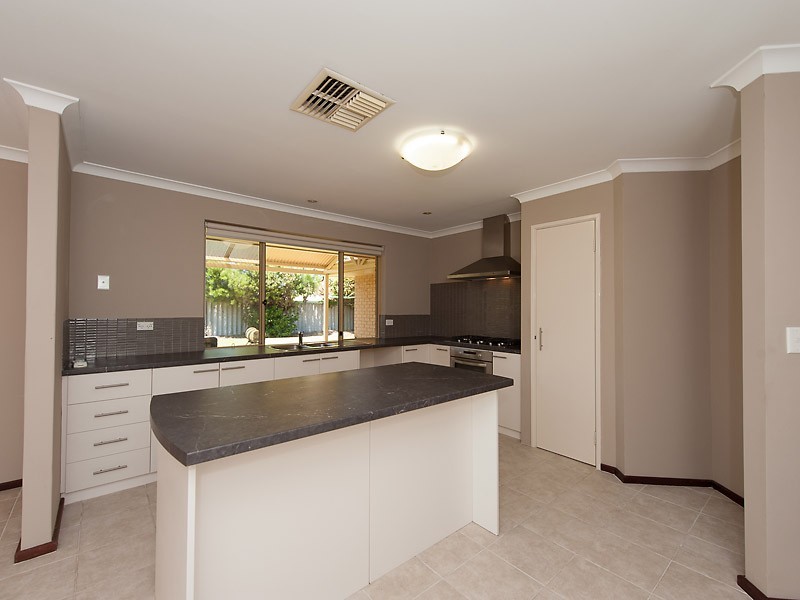 60 Crossland Way, Kardinya WA 6163