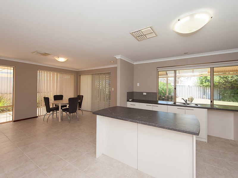 60 Crossland Way, Kardinya WA 6163