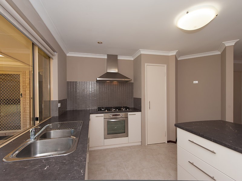 60 Crossland Way, Kardinya WA 6163