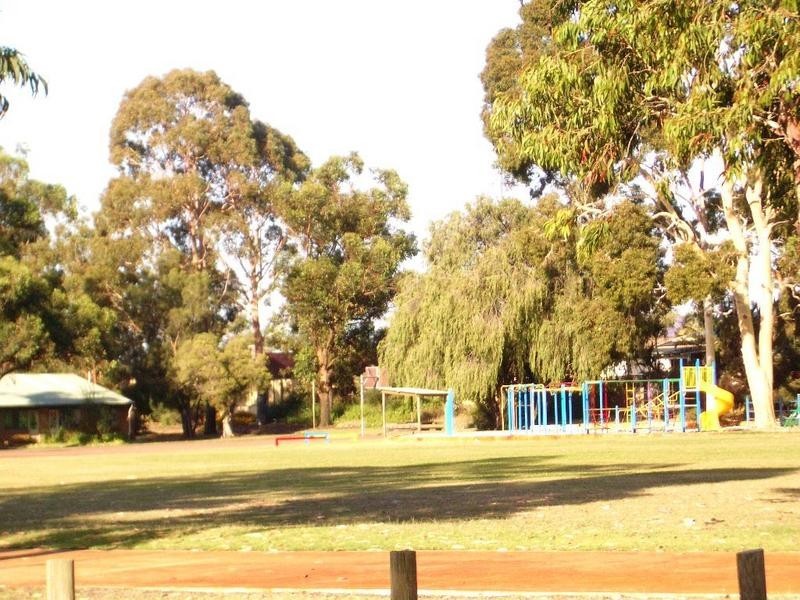 44 Oberthur Crescent, Bull Creek WA 6149