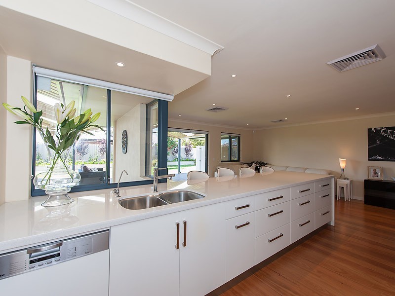 2 Yarra Close, Willetton WA 6155