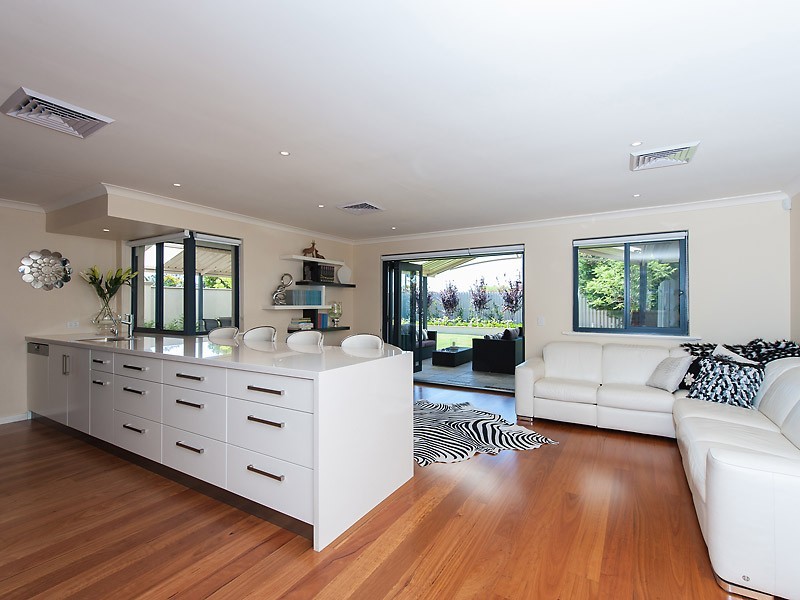 2 Yarra Close, Willetton WA 6155