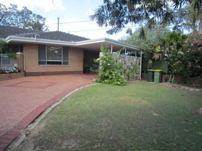 166B Kitchener Road, Alfred Cove WA 6154