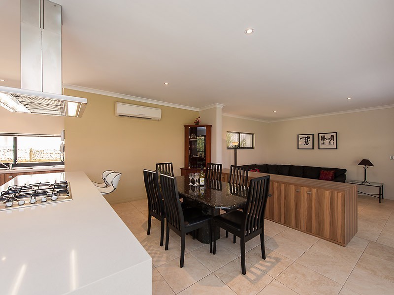 11B Pinewood Avenue, Kardinya WA 6163