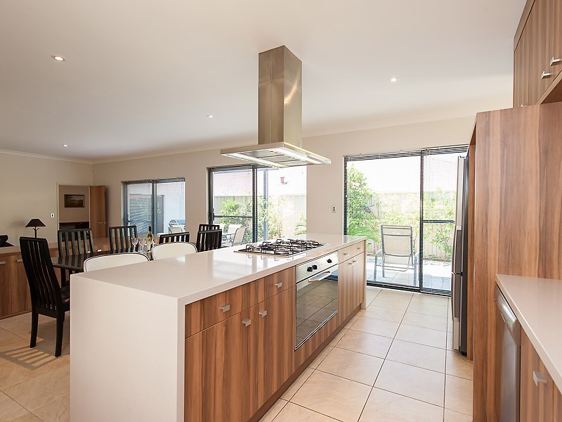 11B Pinewood Avenue, Kardinya WA 6163