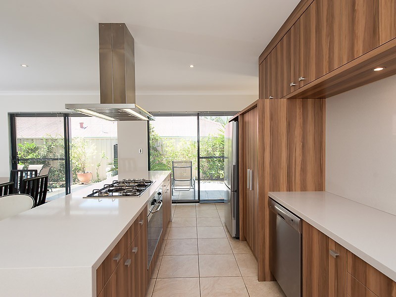 11B Pinewood Avenue, Kardinya WA 6163