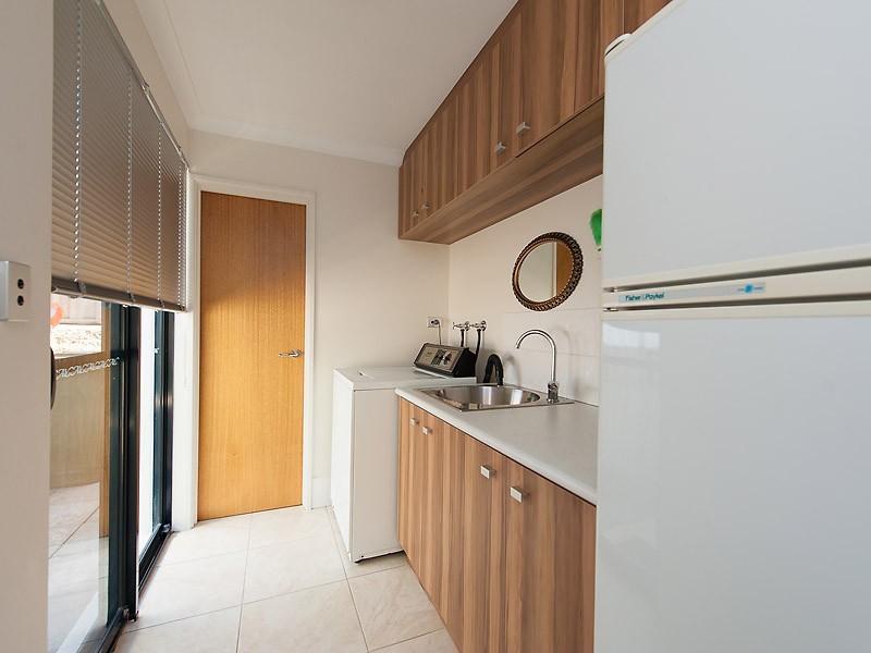 11B Pinewood Avenue, Kardinya WA 6163