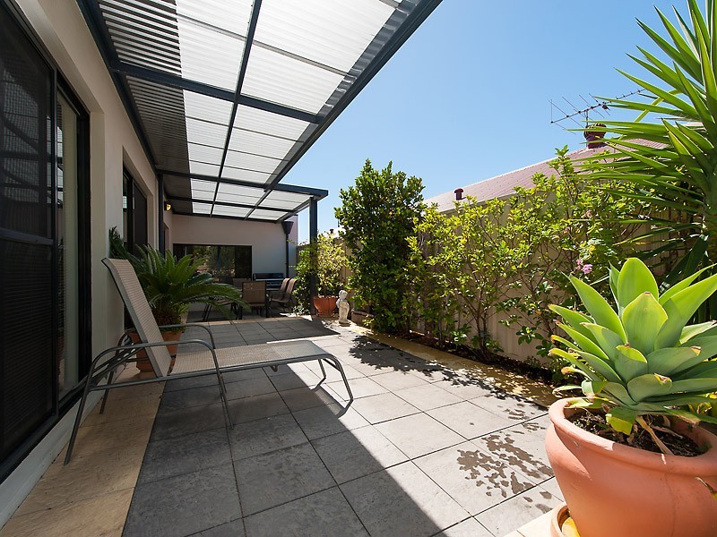 11B Pinewood Avenue, Kardinya WA 6163