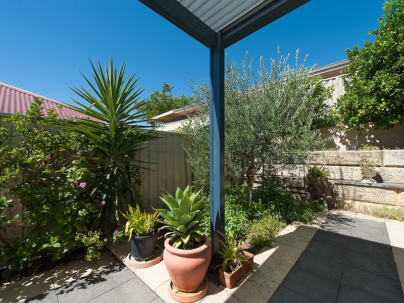 11B Pinewood Avenue, Kardinya WA 6163