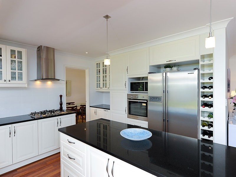 16 Scouler Way, Bateman WA 6150