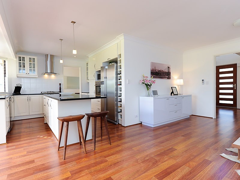 16 Scouler Way, Bateman WA 6150