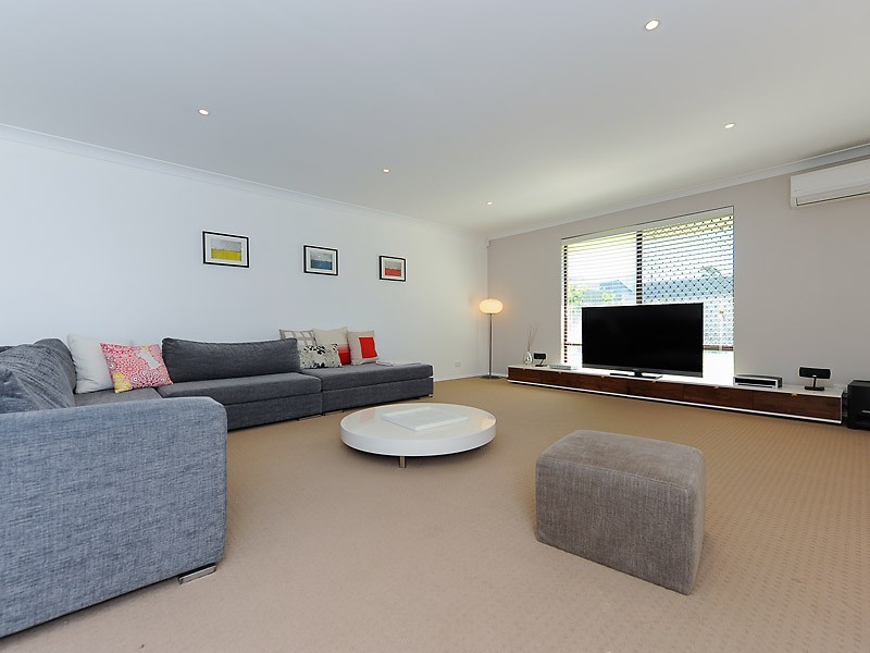 16 Scouler Way, Bateman WA 6150