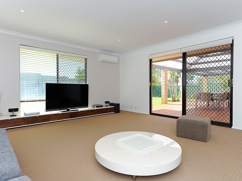 16 Scouler Way, Bateman WA 6150