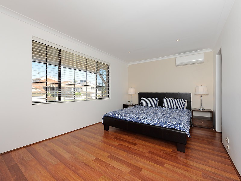 16 Scouler Way, Bateman WA 6150