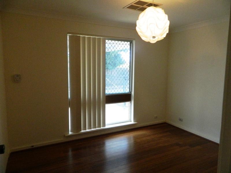 33 More Crescent, Bull Creek WA 6149