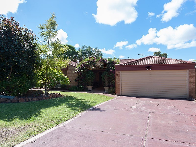15 McKivett Crescent, Leeming WA 6149