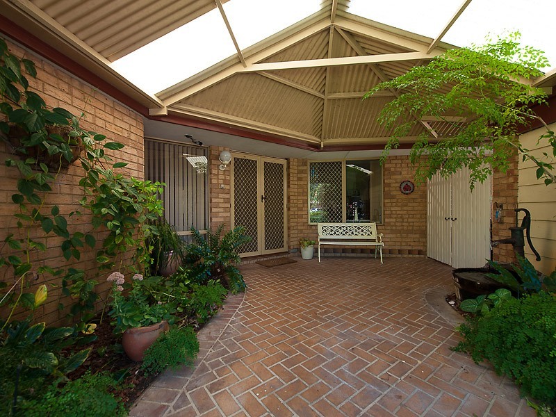 15 McKivett Crescent, Leeming WA 6149