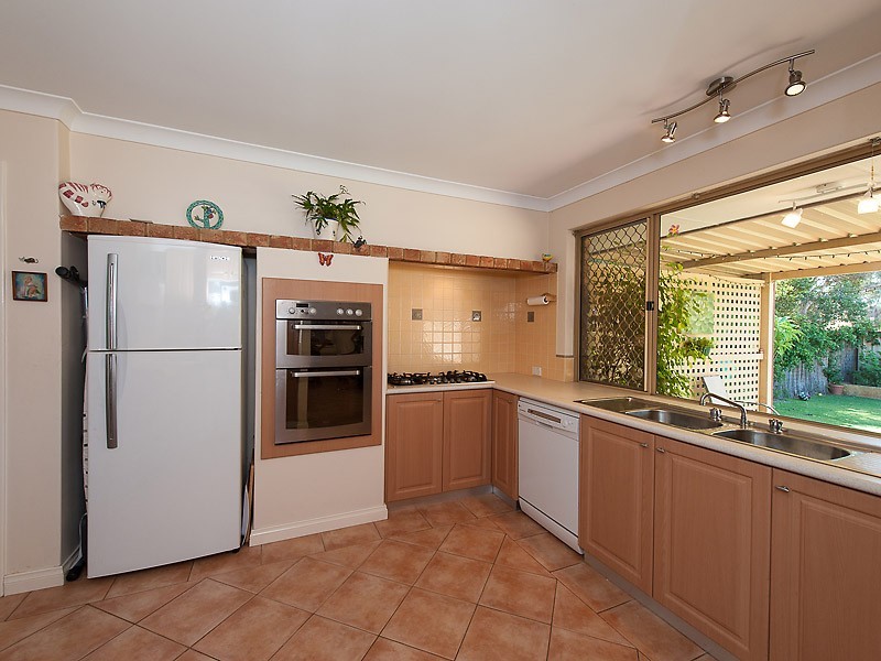15 McKivett Crescent, Leeming WA 6149