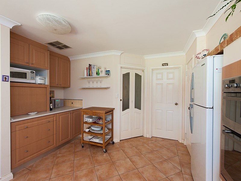 15 McKivett Crescent, Leeming WA 6149