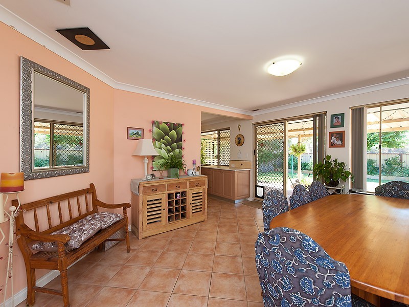 15 McKivett Crescent, Leeming WA 6149