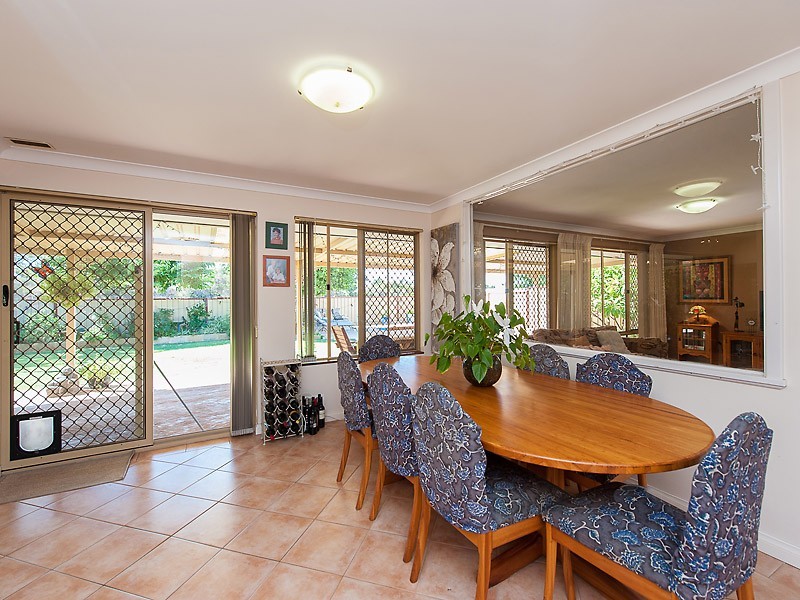 15 McKivett Crescent, Leeming WA 6149