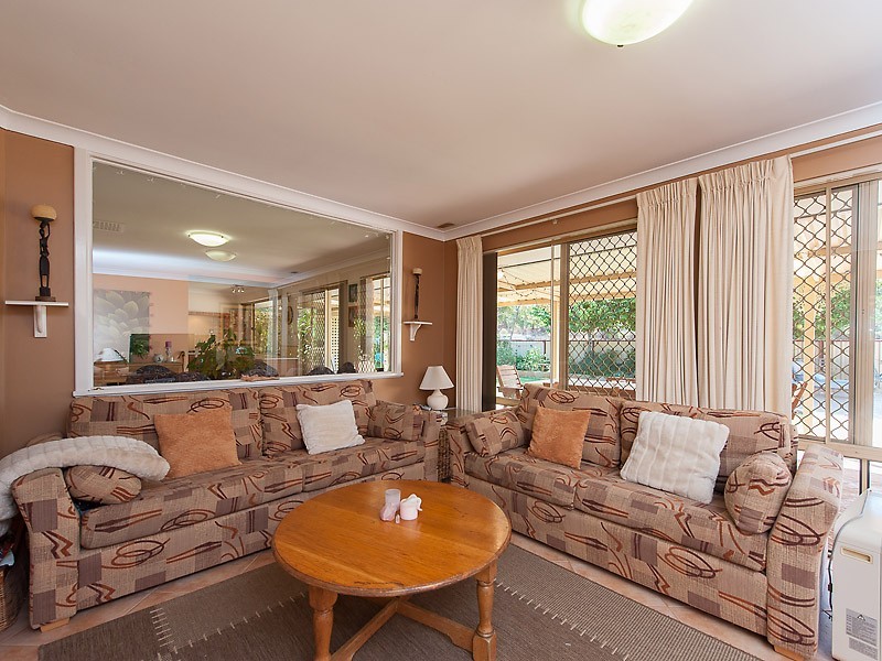 15 McKivett Crescent, Leeming WA 6149