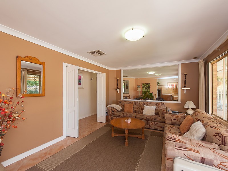15 McKivett Crescent, Leeming WA 6149