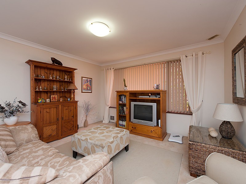15 McKivett Crescent, Leeming WA 6149