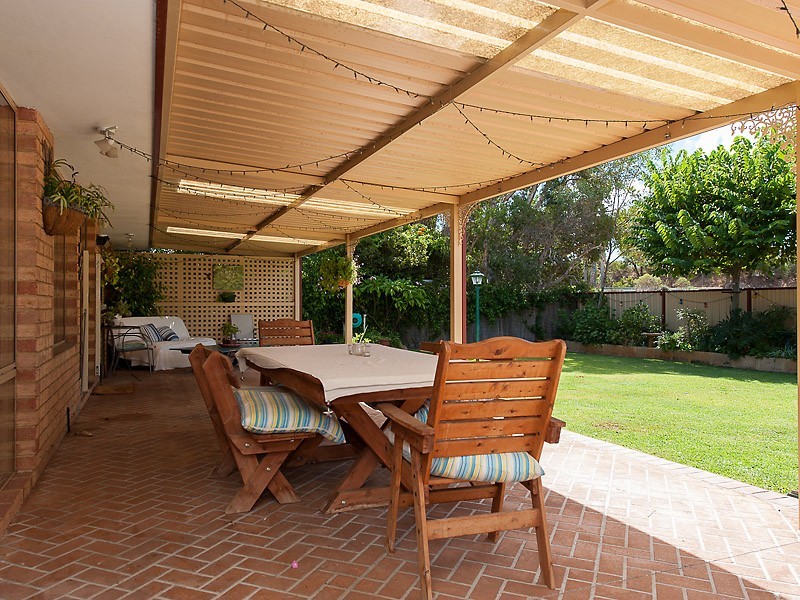 15 McKivett Crescent, Leeming WA 6149