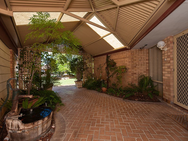 15 McKivett Crescent, Leeming WA 6149