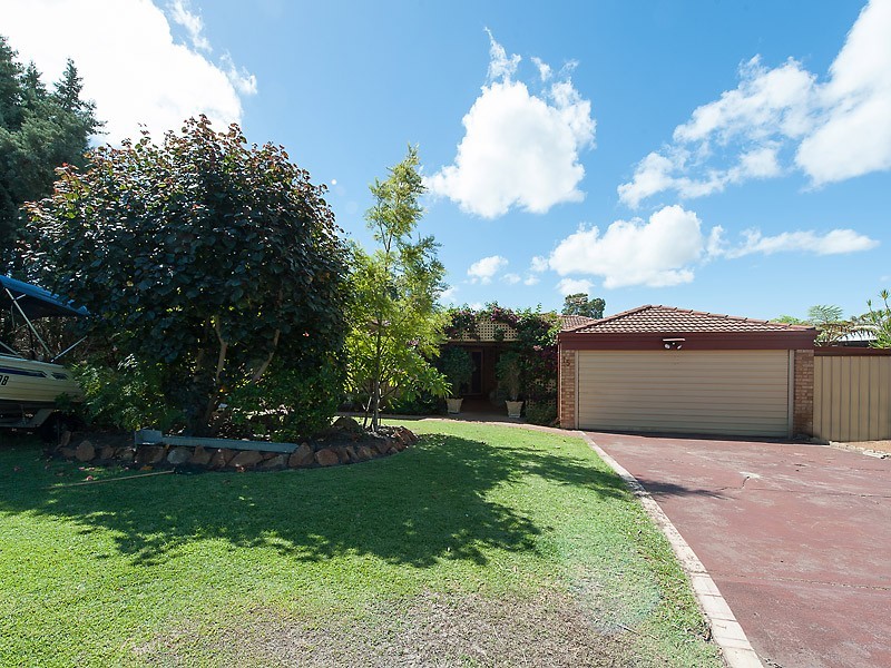 15 McKivett Crescent, Leeming WA 6149