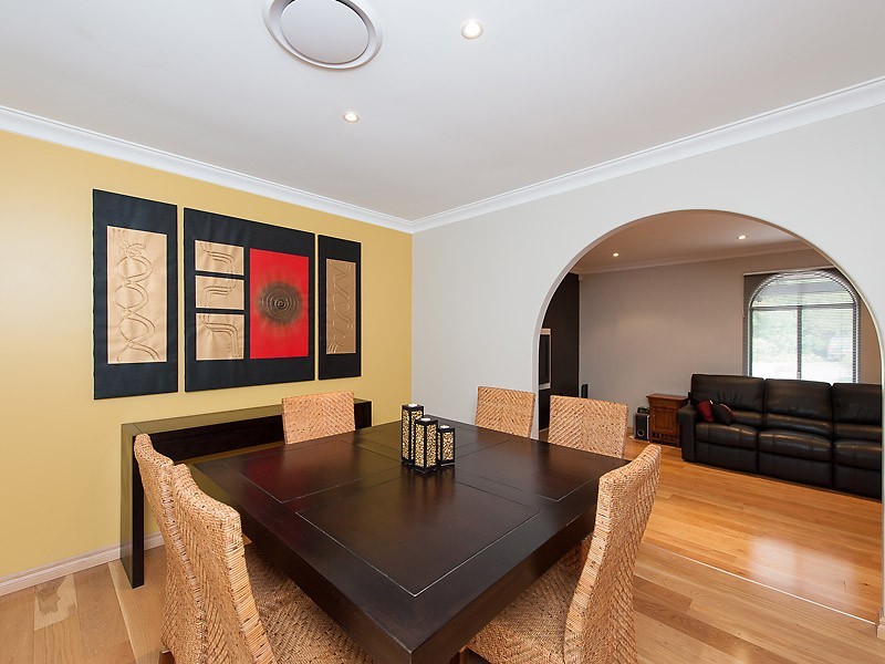 1 Redwood Lane, Willetton WA 6155