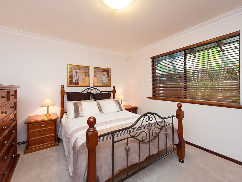 1 Redwood Lane, Willetton WA 6155