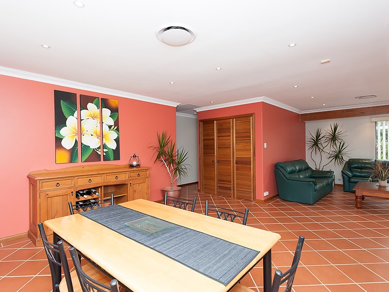 1 Redwood Lane, Willetton WA 6155