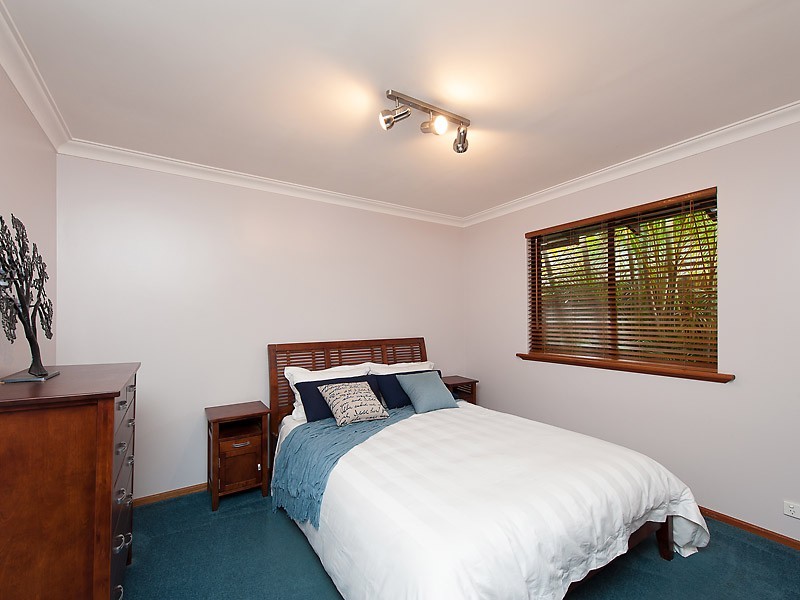 1 Redwood Lane, Willetton WA 6155