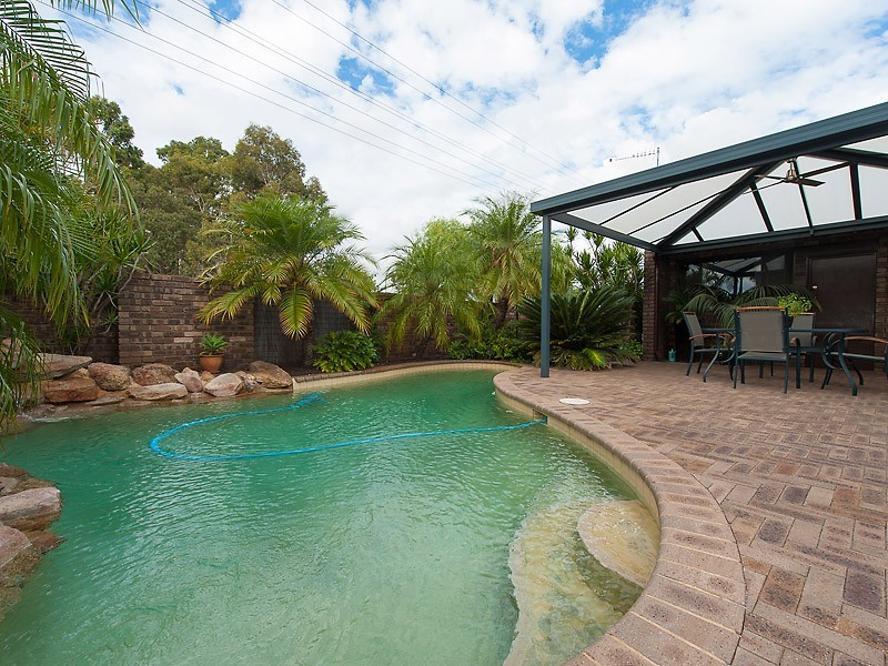 1 Redwood Lane, Willetton WA 6155