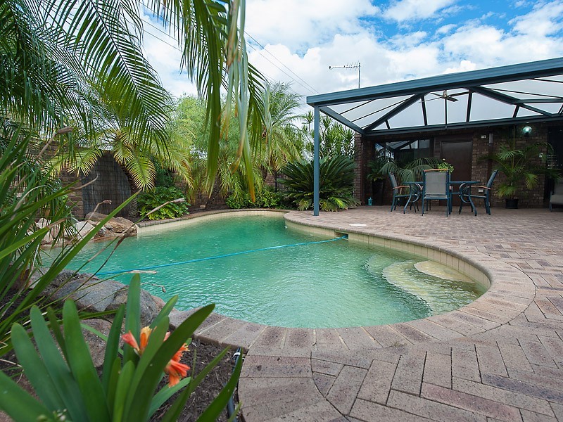 1 Redwood Lane, Willetton WA 6155