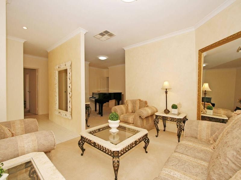 17 Mossman Crescent, Bull Creek WA 6149